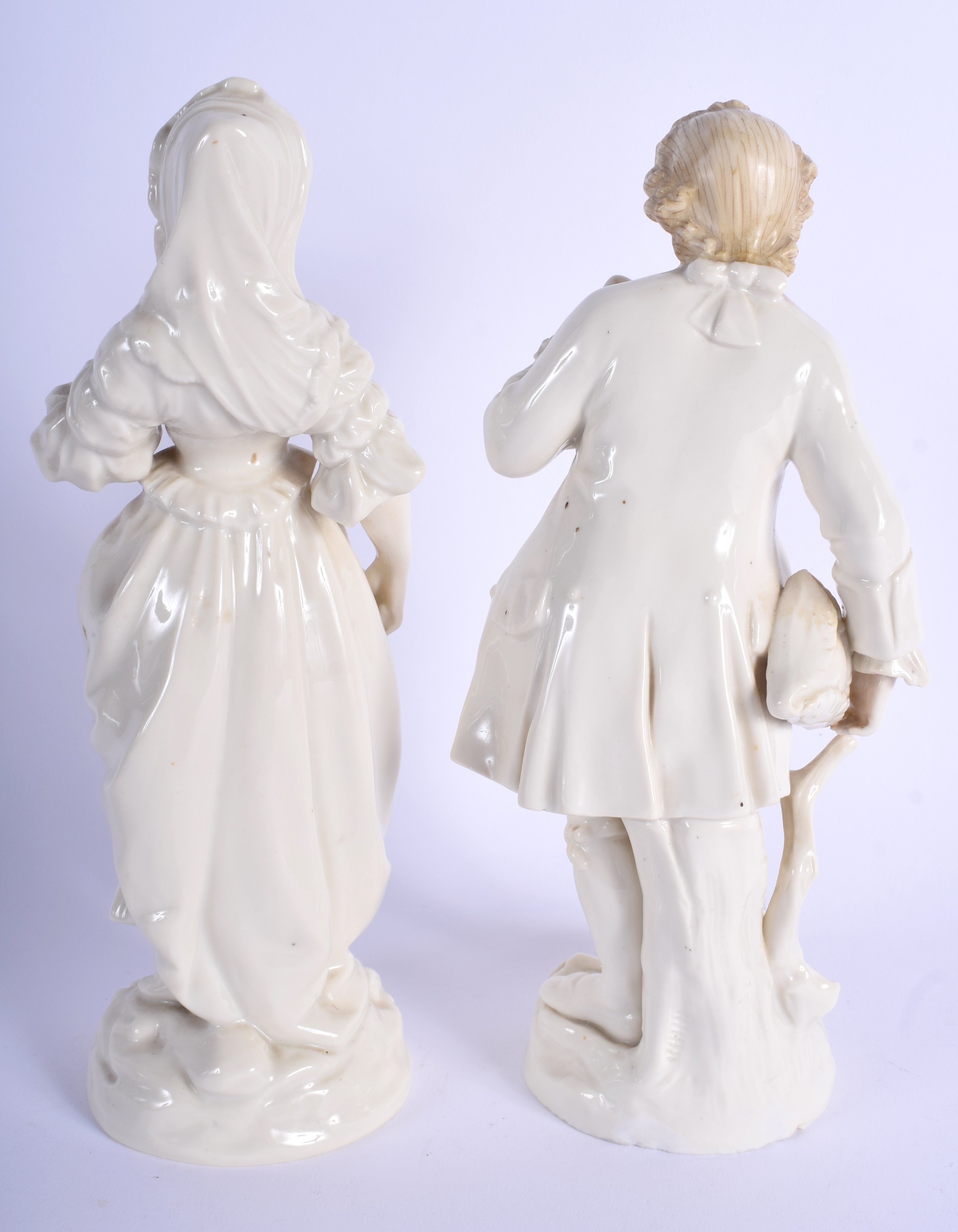 A PAIR OF 19TH CENTURY CONTINENTAL PORCELAIN FIGURES possibly German or Austrian. 22 cm high. - Bild 2 aus 3