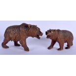 A PAIR OF EARLY 20TH CENTURY BAVARIAN BLACK FOREST BEARS. 21 cm x 12 cm.