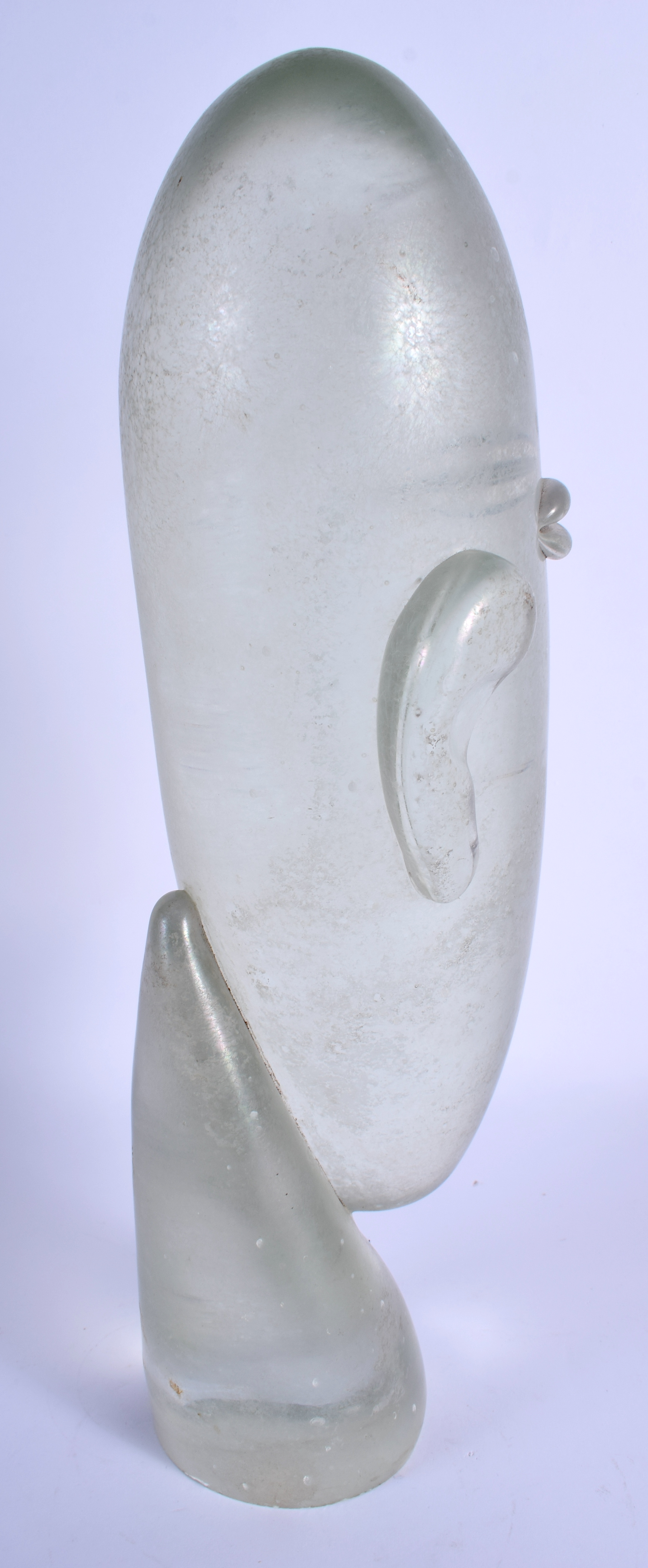 A VINTAGE ITALIAN CLEAR GLASS FIGURE OF A STYLISED BUST possibly Murano. 37 cm high. - Image 3 of 3