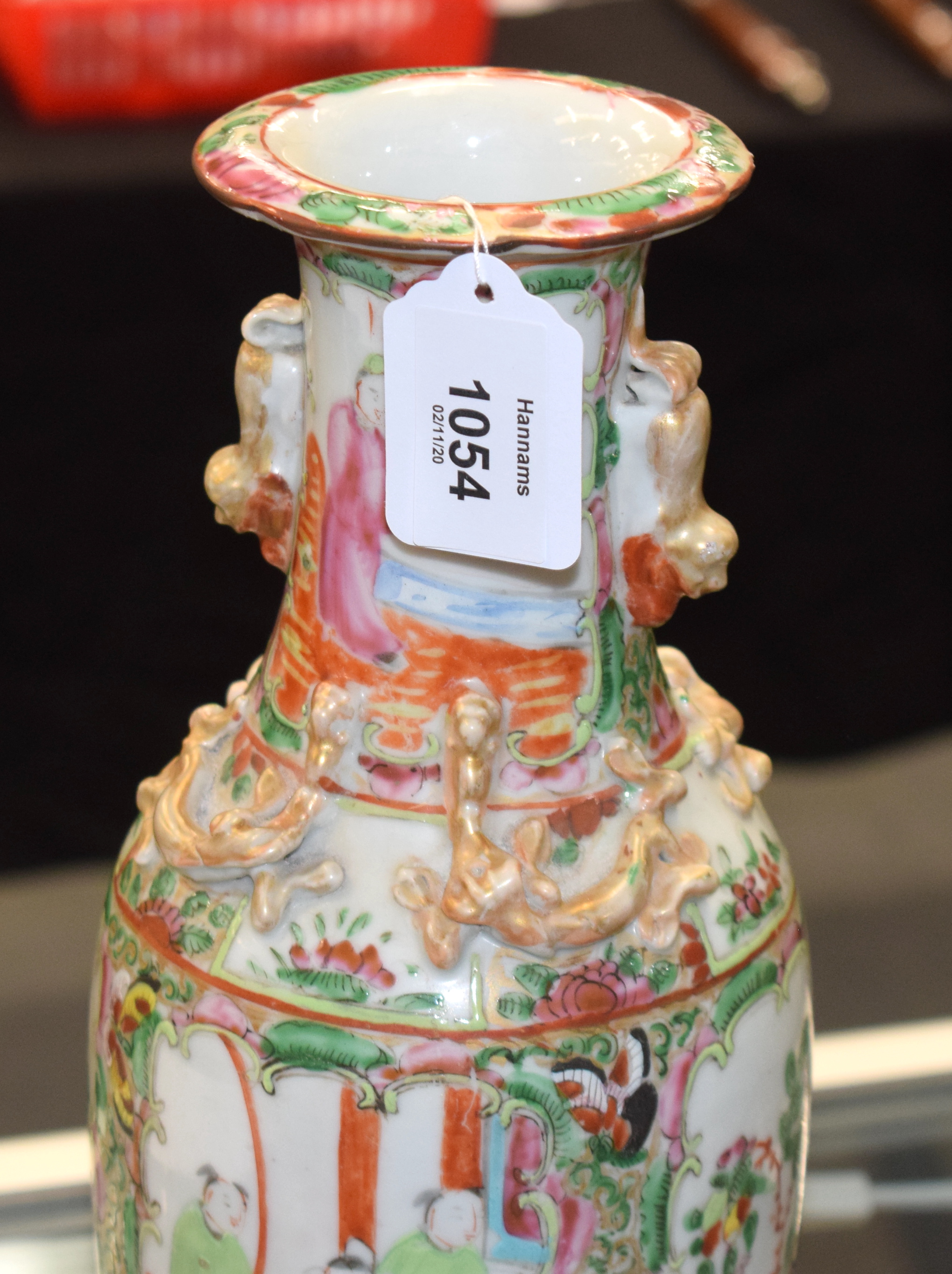 A 19TH CENTURY CHINESE CANTON FAMILLE ROSE VASE Qing, painted with figures and foliage. 31 cm high. - Image 4 of 9