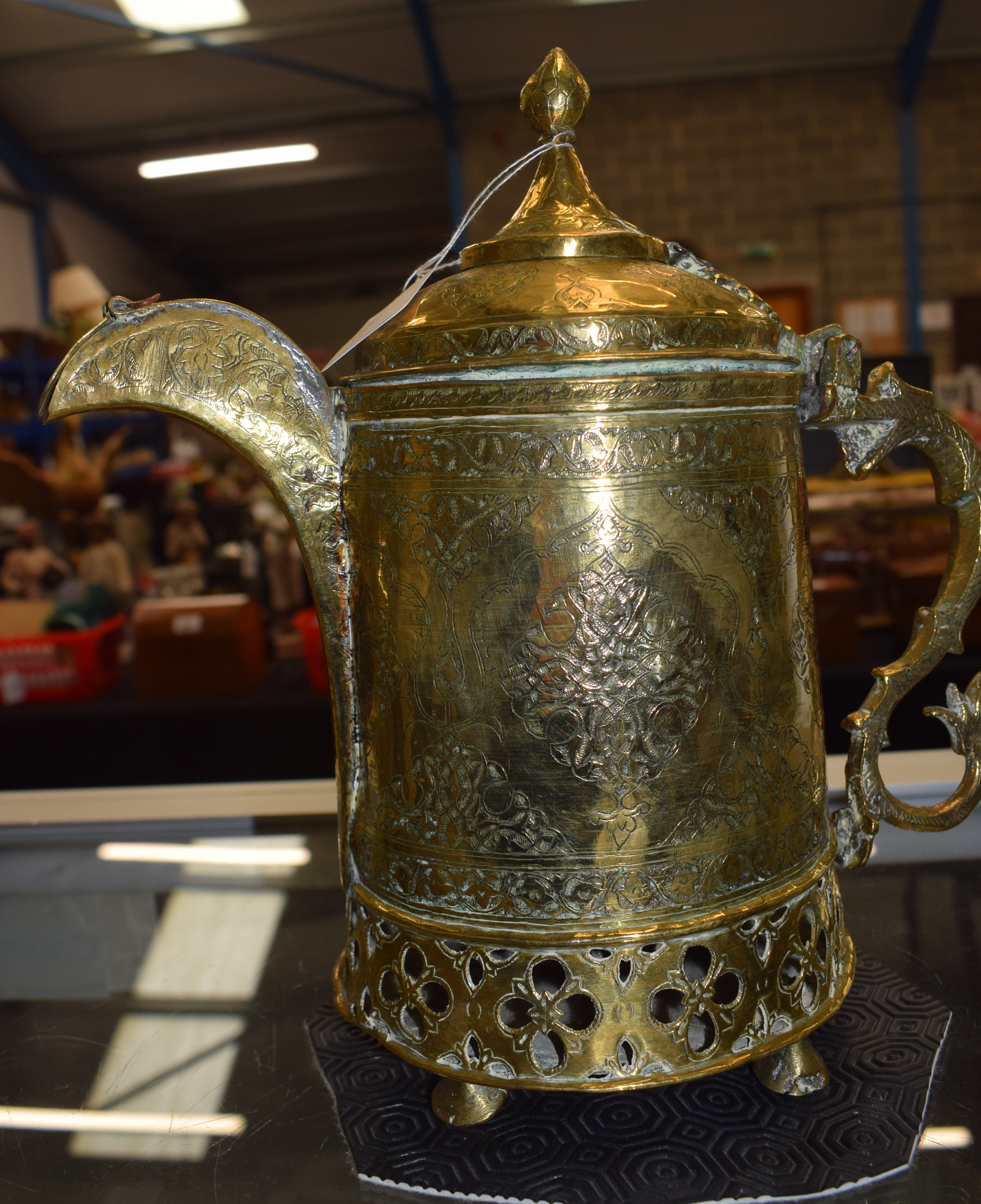 A LARGE 19TH CENTURY MIDDLE EASTERN BRASS KUFIC EWER decorated with foliage and vines. 30 cm x 22 c - Image 10 of 12