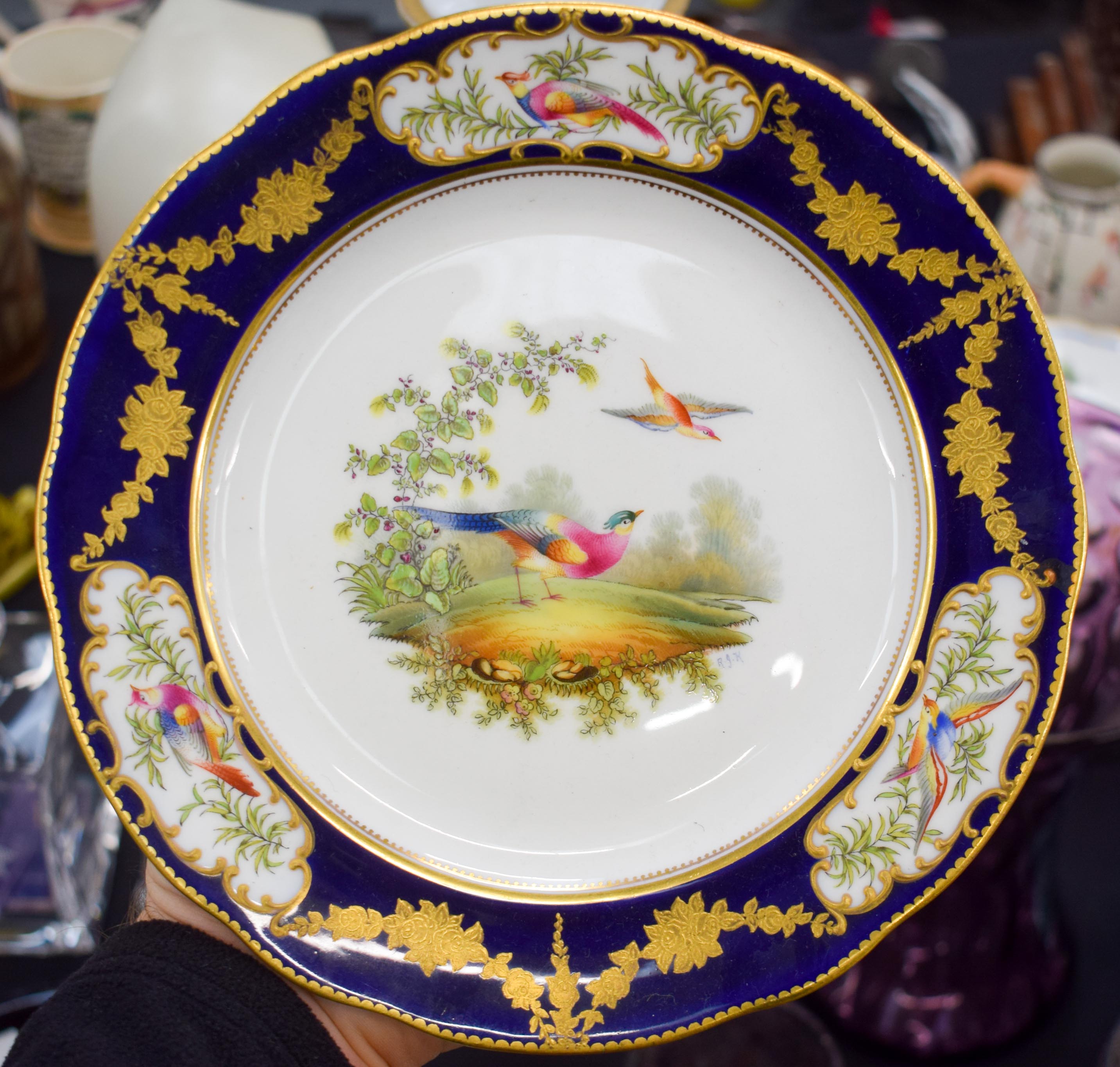 A SET OF SEVEN ANTIQUE AYNSLEY PORCELAIN CABINET PLATES painted with birds and landscapes. 22 cm di - Bild 5 aus 18