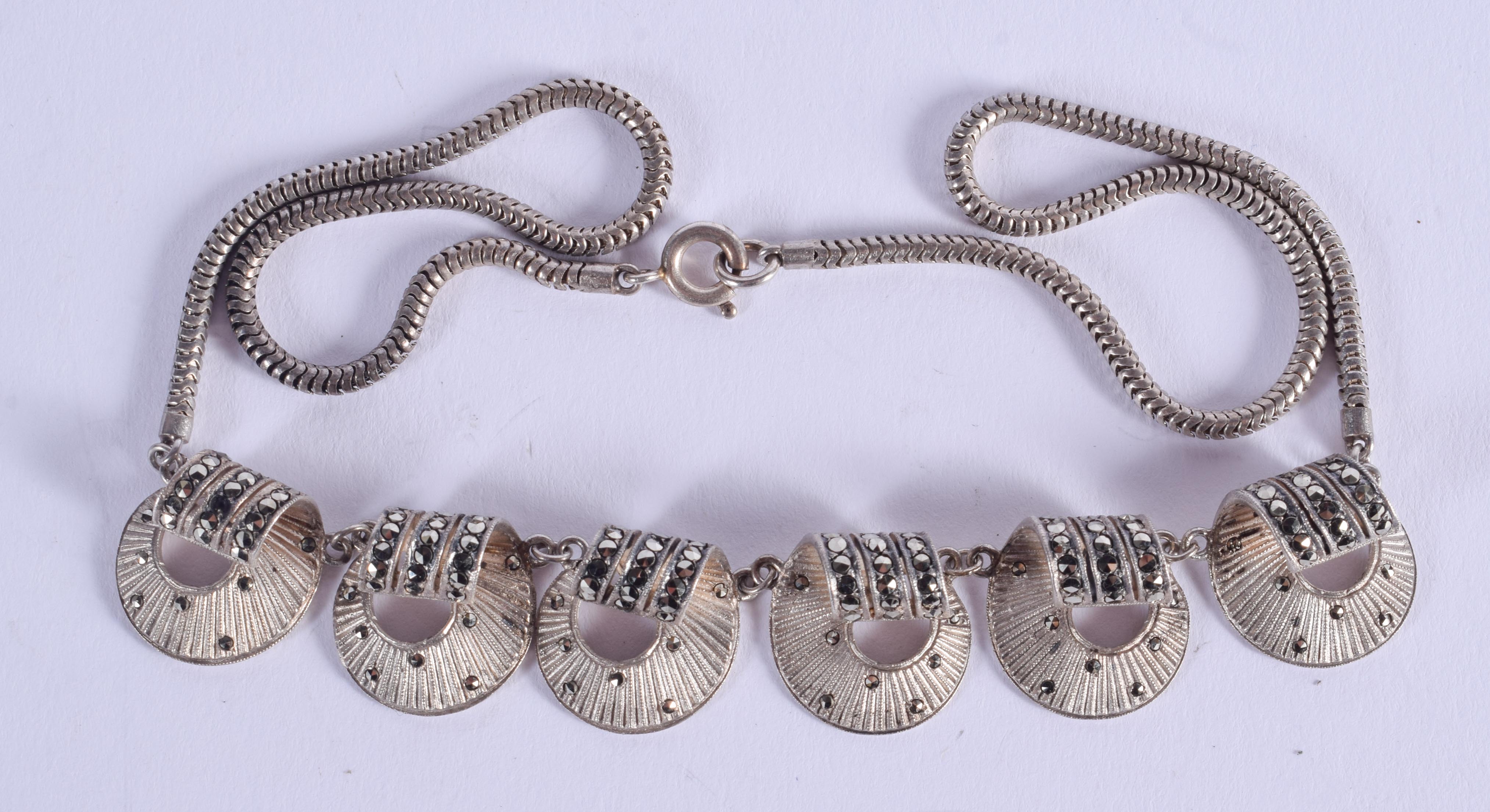 A VINTAGE SILVER NECKLACE. 38 cm long.