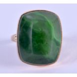 A LARGE VINTAGE 9CT GOLD MOSS AGATE RING. 9.4 grams. O.