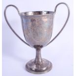 AN 18TH CENTURY ENGLISH TWIN HANDLED TROPHY C1784. 375 grams. 19 cm x 15 cm.