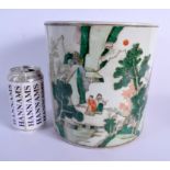 A CHINESE FAMILLE VERTE PORCELAIN BRUSH POT 20th Century. 20 cm x 15 cm.