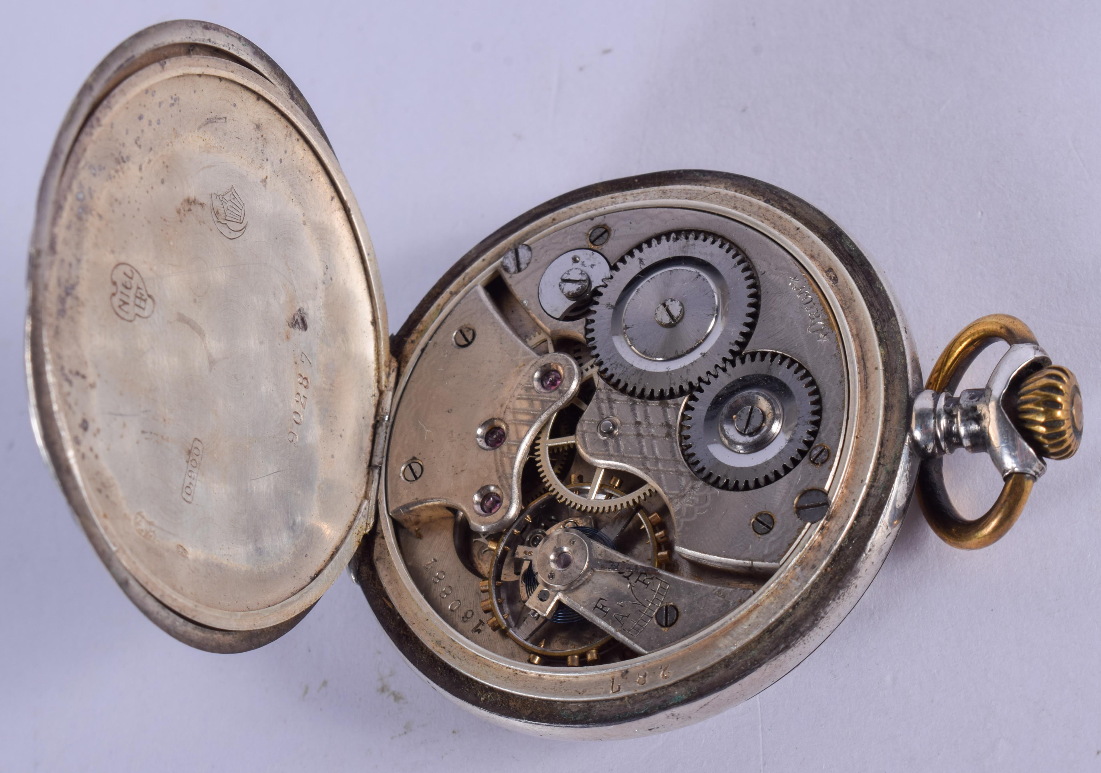 A VINTAGE SILVER NIELLO CASED HUNTING POCKET WATCH. 4.25 cm diameter. - Image 4 of 5