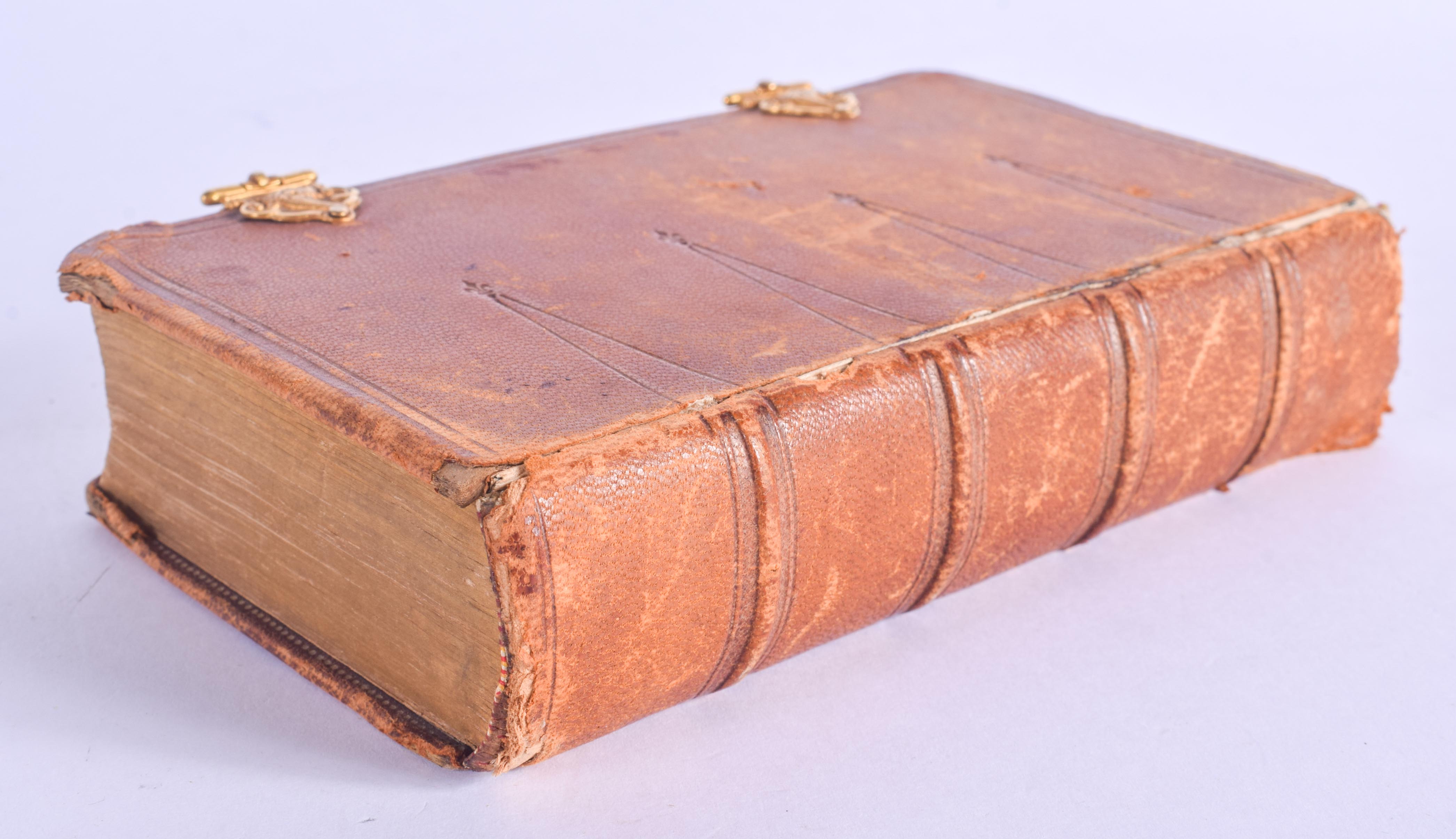 A 19TH CENTURY DUTCH EDITION OF THE NEW TESTAMENT with 18th century Continental gold mounts. 17 cm x - Image 2 of 9