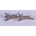 AN ANTIQUE GOLD AND SILVER RABBIT BROOCH. 1 grams. 3.25 cm wide.
