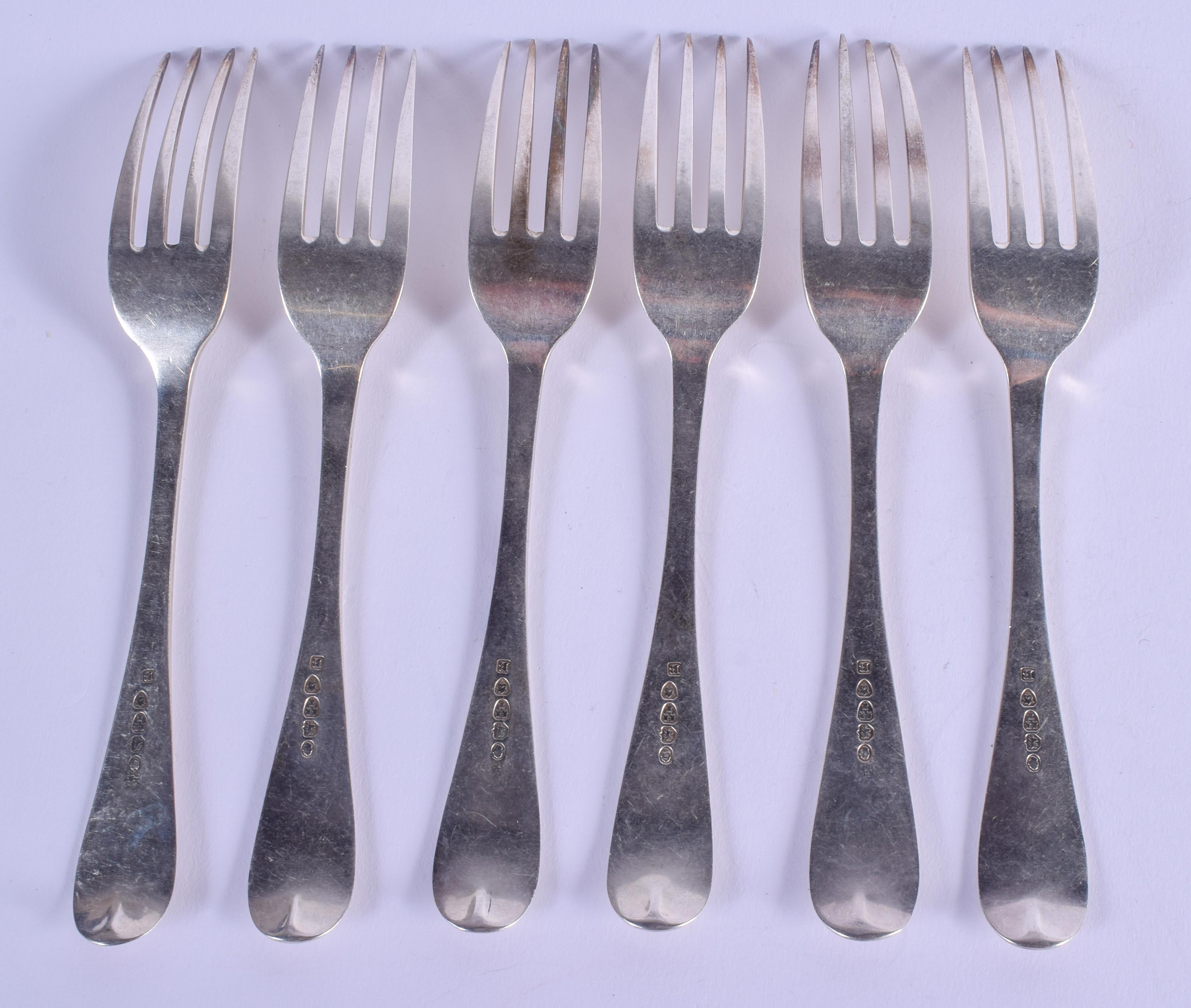 A SET OF SIX SILVER FORKS. Newcastle 1840. 216 grams. 14 cm long. (6) - Bild 2 aus 3