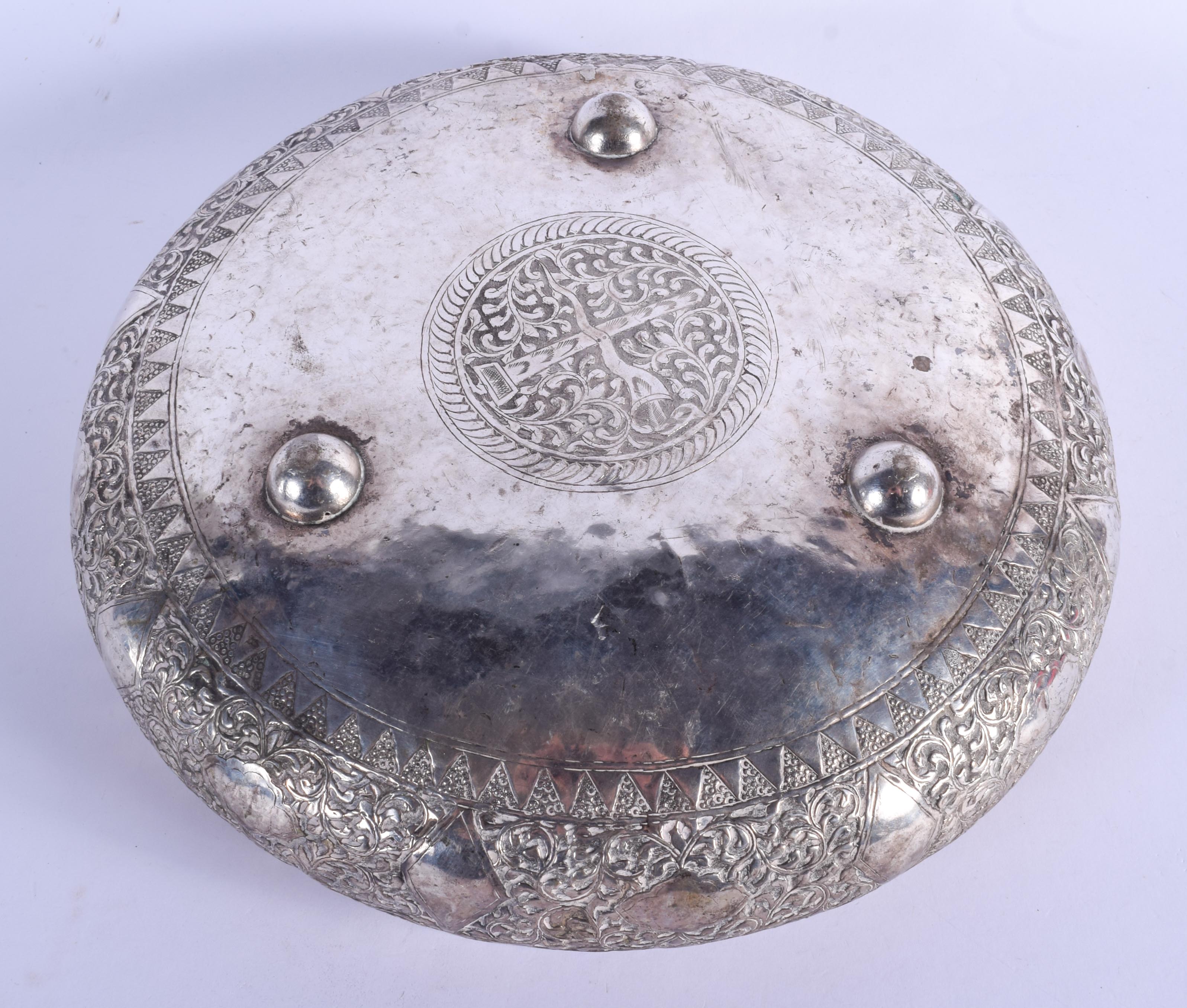 A 19TH CENTURY MIDDLE EASTERN ISLAMIC SILVER BOWL. 320 grams. 25 cm diameter. - Image 4 of 4