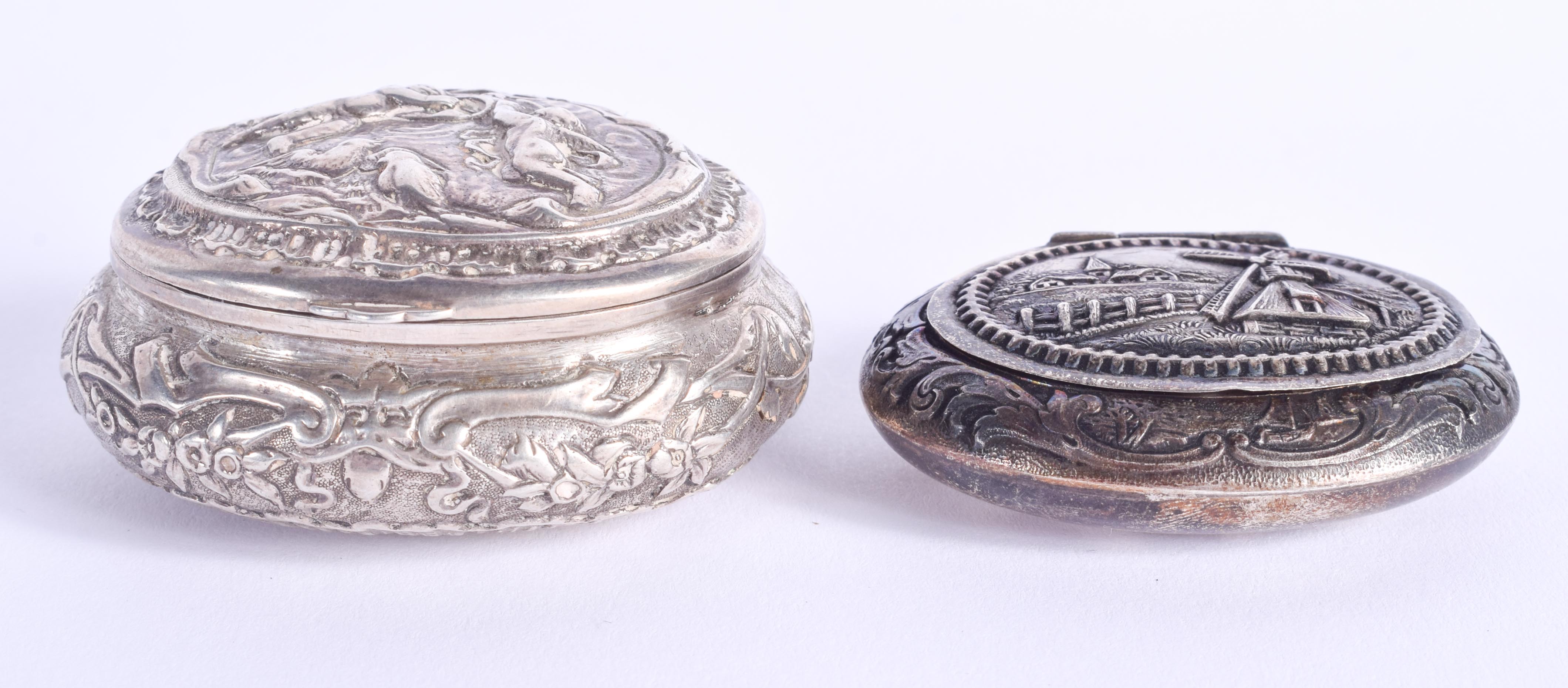 TWO VINTAGE SILVER BOXES. 70 grams. (2)