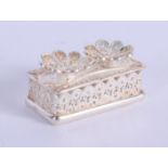 A MINIATURE SILVER FILIGREE BOX. 11 grams. 3.5 cm x 1.5 cm.