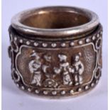 A CHINESE WHITE METAL RING 20th Century. Y.