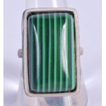 A SILVER AND MALACHITE RING. S.