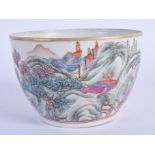 AN EARLY 20TH CENTURY CHINESE FAMILLE ROSE PORCELAIN BOWL Late Qing. 12.5 cm diameter.