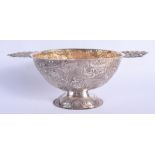 AN ANTIQUE DUTCH SILVER PORRINGER. 193 grams. 25 cm x 9 cm.