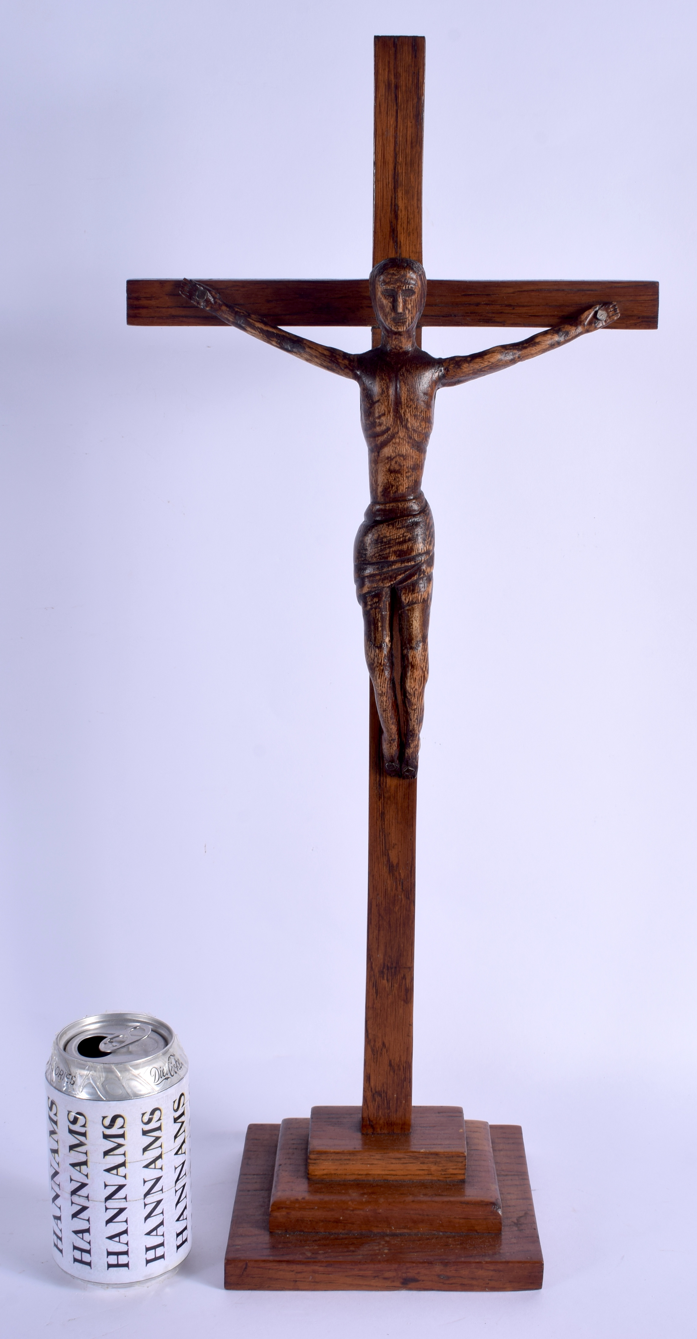 AN UNUSUAL EARLY PRIMITIVE CARVED WOOD CORPUS CHRISTI. 53 cm x 16 cm.