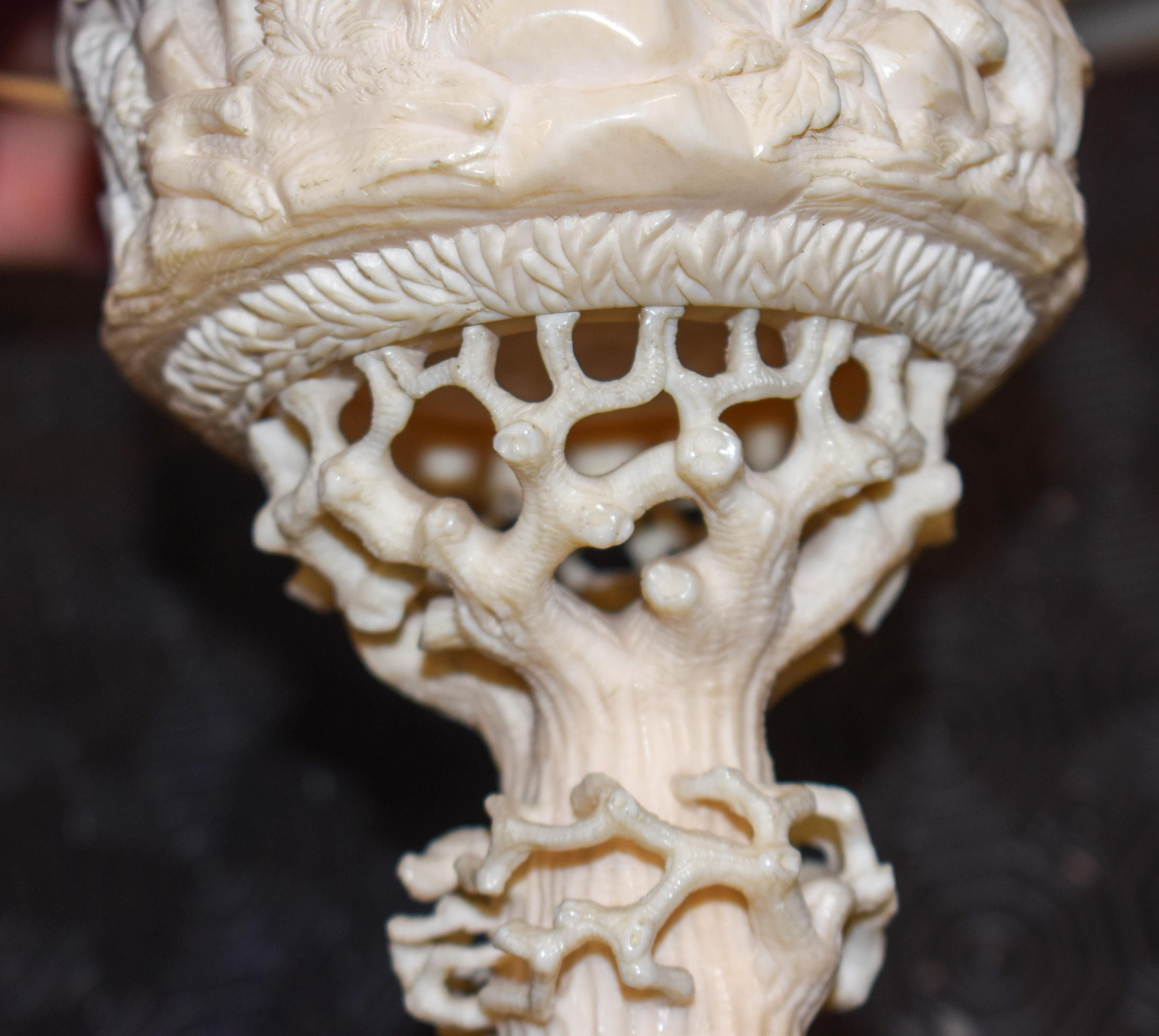 A RARE LARGE 19TH CENTURY EUROPEAN CARVED DIEPPE IVORY VASE AND COVER decorated with figures and due - Image 28 of 29