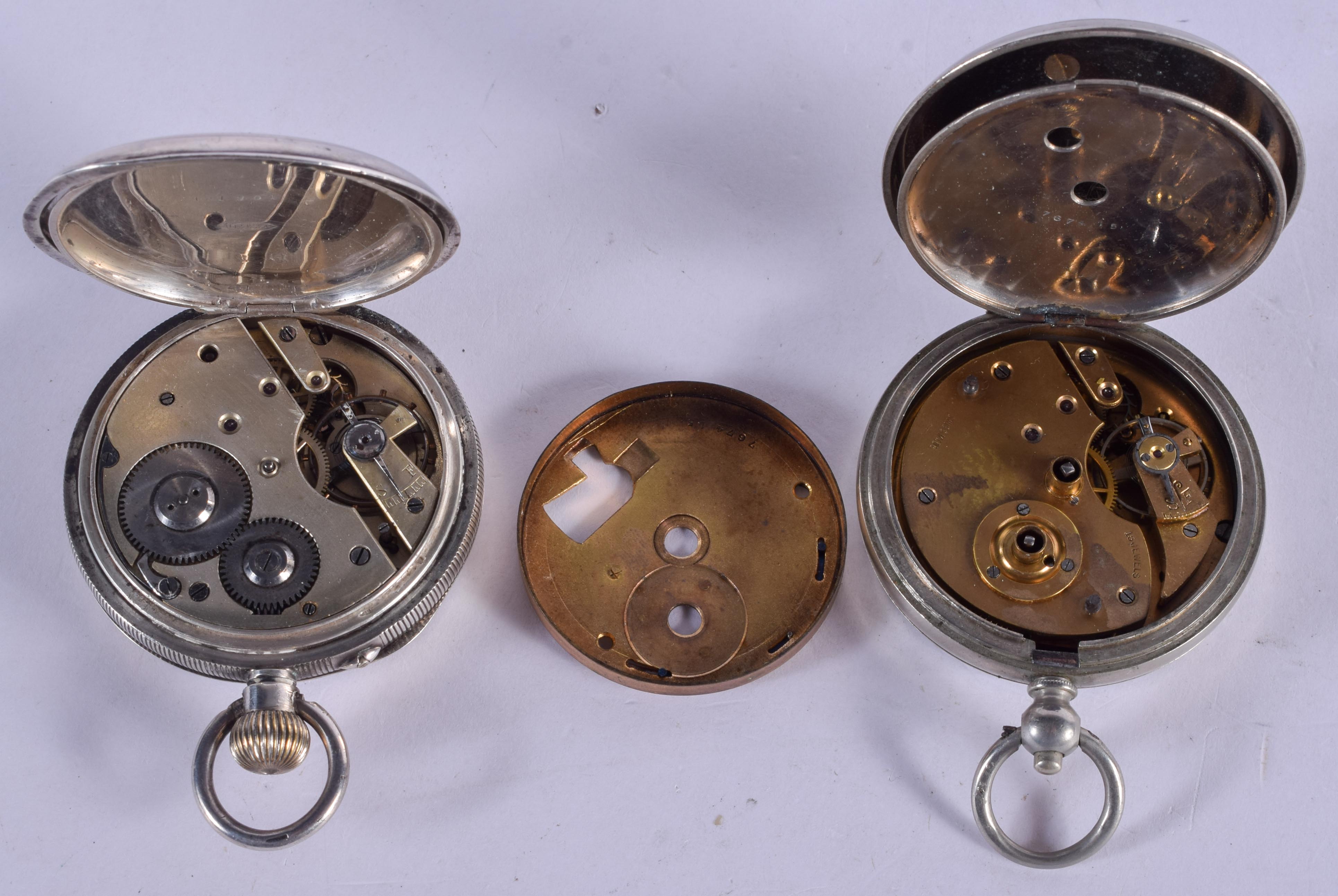 AN ANTIQUE SILVER POCKET WATCH and another plated watch. Largest 5.25 cm diameter. (2) - Image 5 of 5