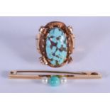 A VINTAGE GOLD AND TURQUOISE RING together with a gold brooch. 6.9 grams. Ring M. (2)