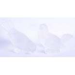 A PAIR OF FRENCH LALIQUE GLASS BIRDS. 11 cm x 9 cm.