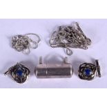 ASSORTED SILVER JEWELLERY. 25 grams. (4)