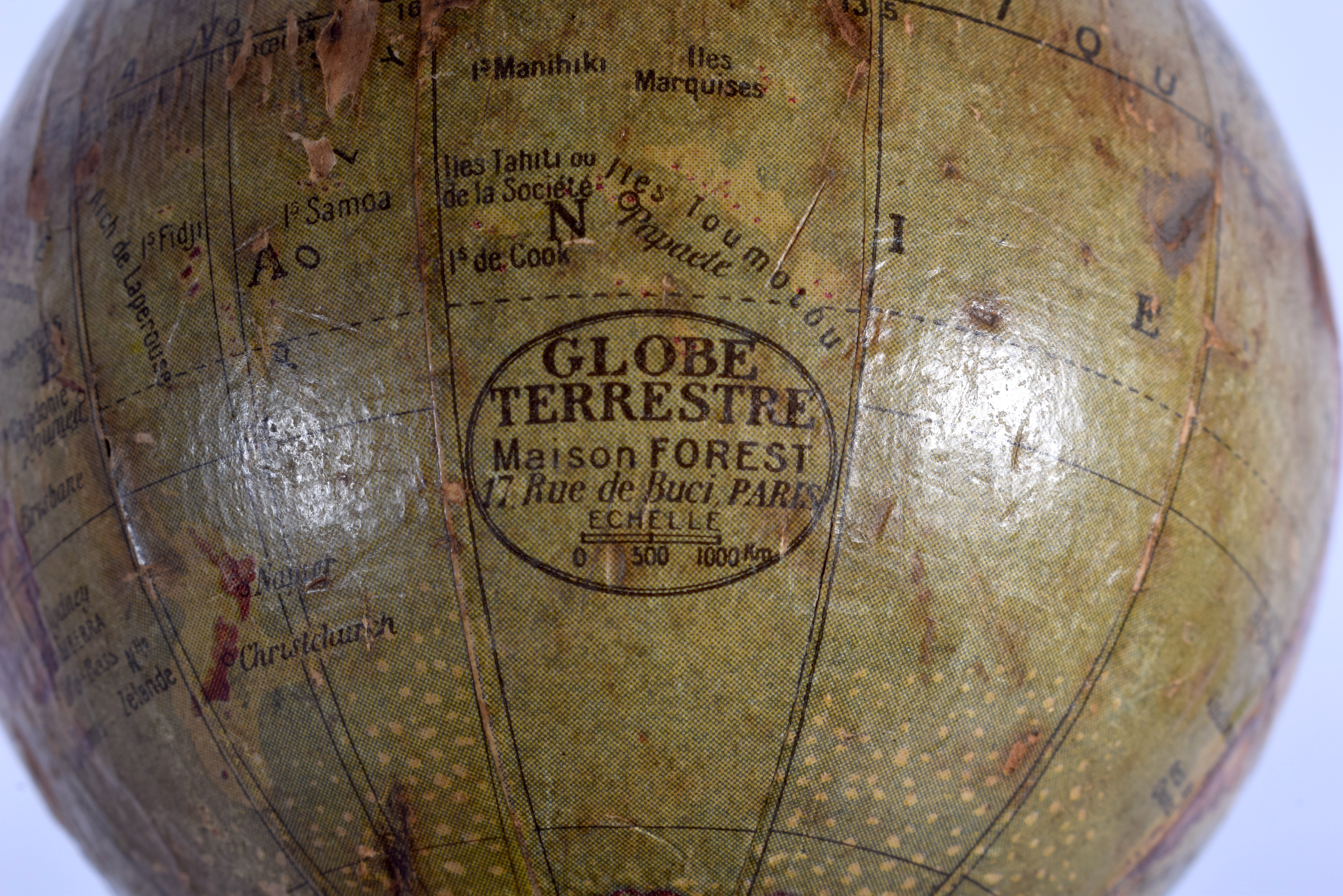 A RARE MAISON FOREST OF PARIS MINIATURE GLOBE TERRESTRE. 18 cm x 6 cm. - Image 3 of 3