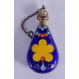 A CONTINENTAL SILVER AND ENAMEL SCENT BOTTLE. 24.9 grams. 5.5 cm long.