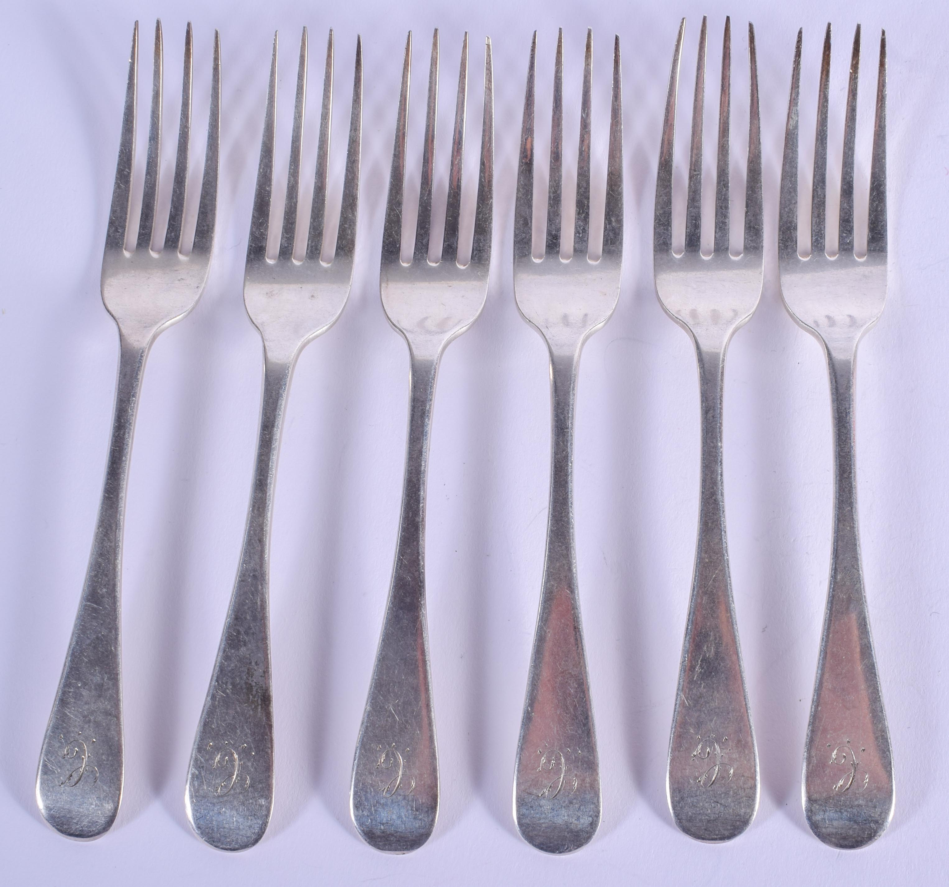 A SET OF SIX SILVER FORKS. Newcastle 1840. 216 grams. 14 cm long. (6)