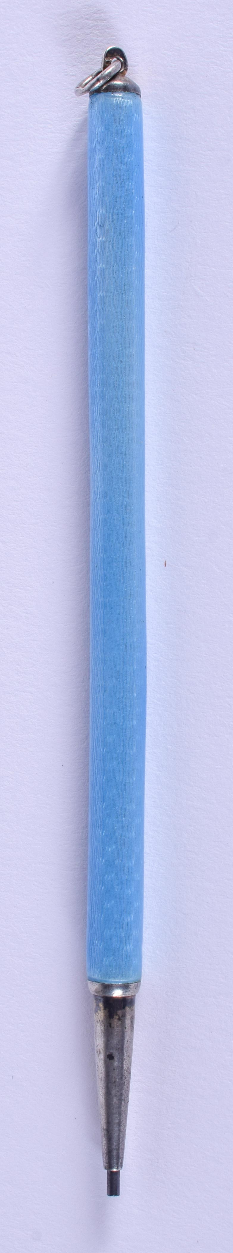 AN ART DECO SILVER AND ENAMEL PENCIL. 9 cm long. - Bild 2 aus 2