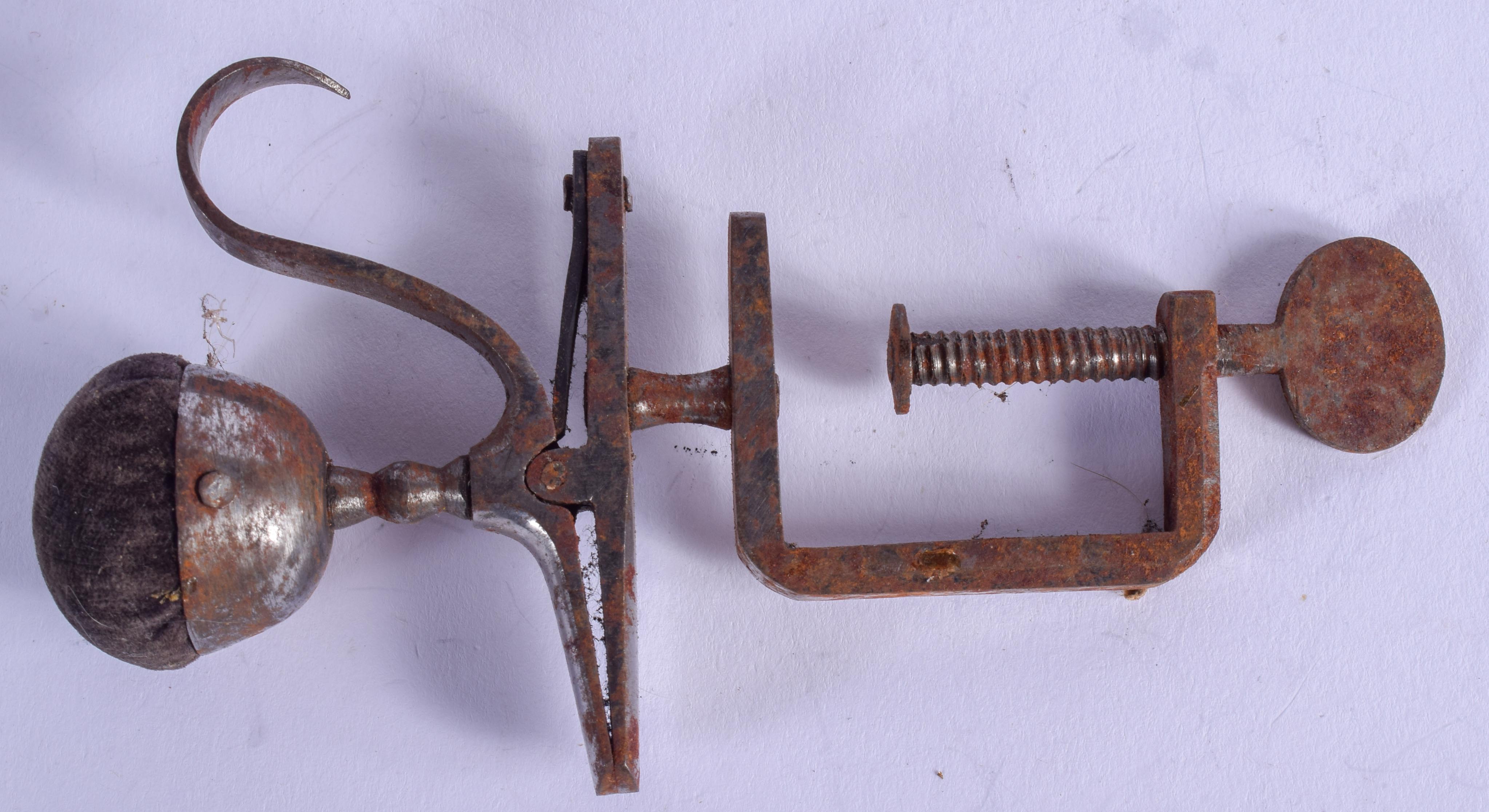 A GEORGE III STEEL VICE. 13 cm x 6 cm.