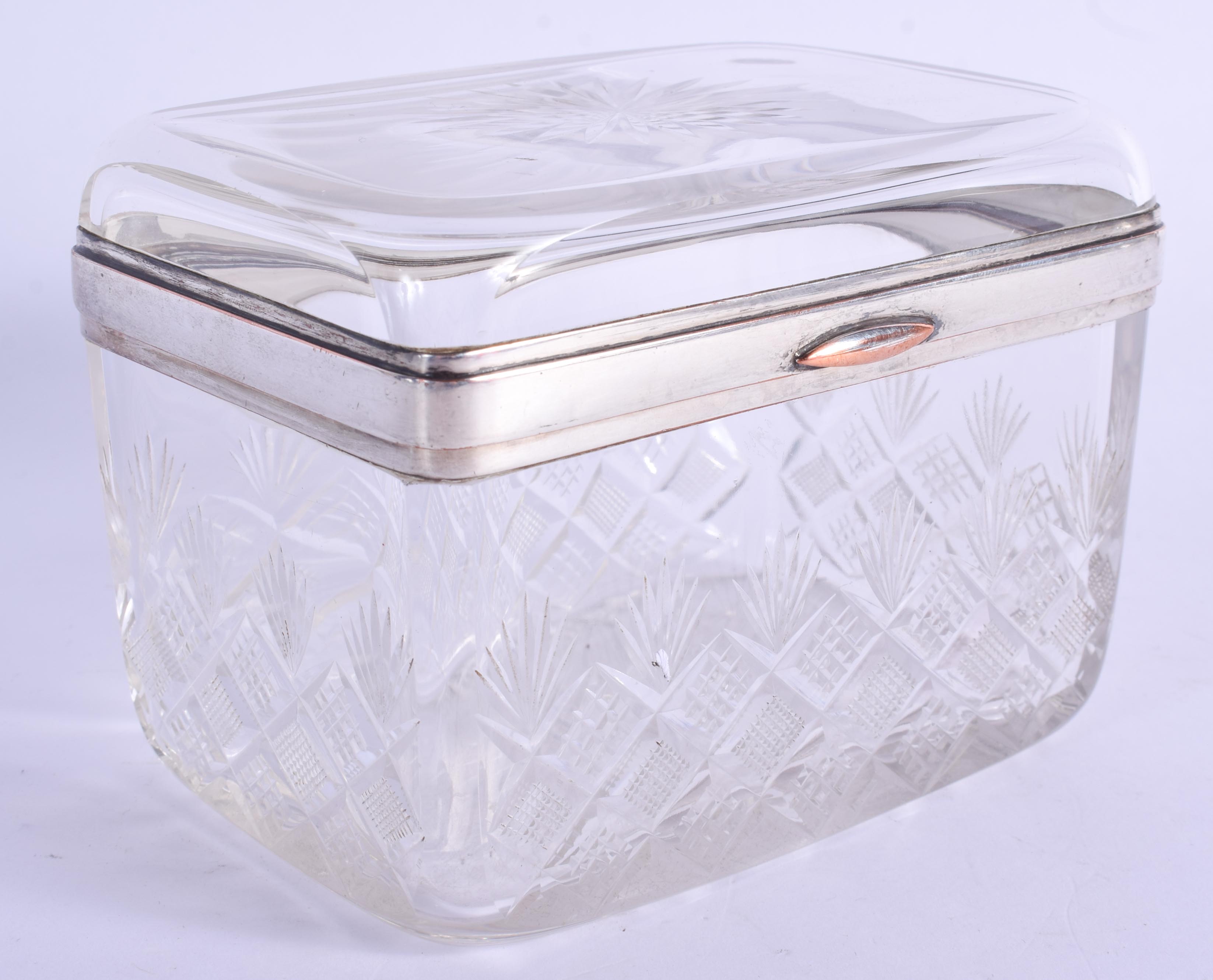 AN ANTIQUE CRYSTAL GLASS CASKET. 12 cm x 9 cm.