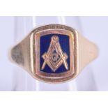 A 9CT GOLD AND ENAMEL MASONIC RING. 6.6 grams. Q.