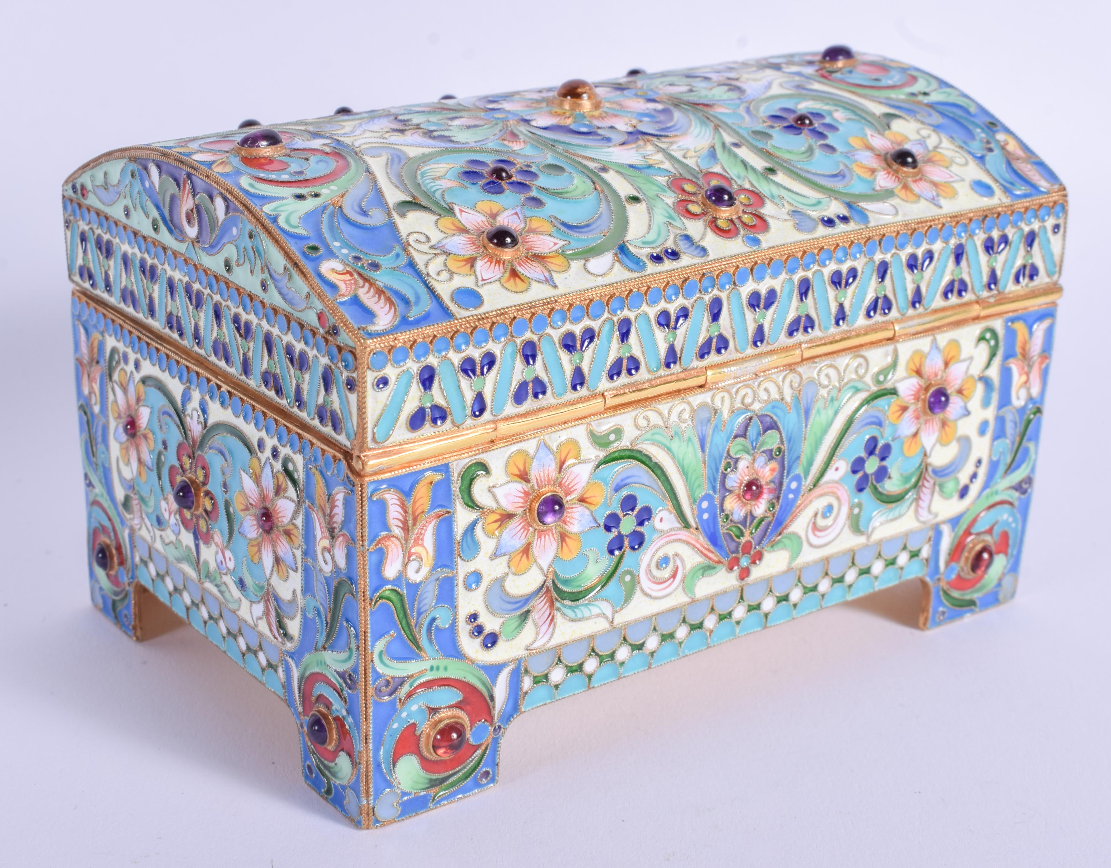 A CONTINENTAL SILVER AND ENAMEL JEWELLED CASKET. 524 grams. 12 cm x 8 cm . - Bild 2 aus 6