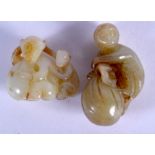 TWO EARLY 20TH CENTURY CHINESE CARVED JADE MONKEYS. Largest 4 cm x 4.5 cm. (2)