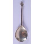 AN ANTIQUE SILVER SPOON. London 1883. 56 grams. 15 cm long.