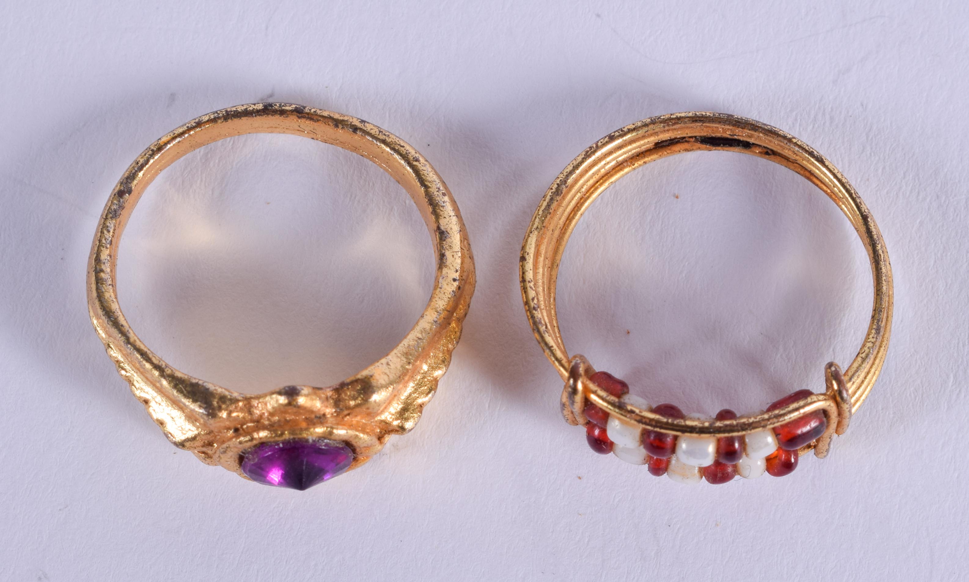 TWO VINTAGE DRESS RINGS. (2) - Image 2 of 3