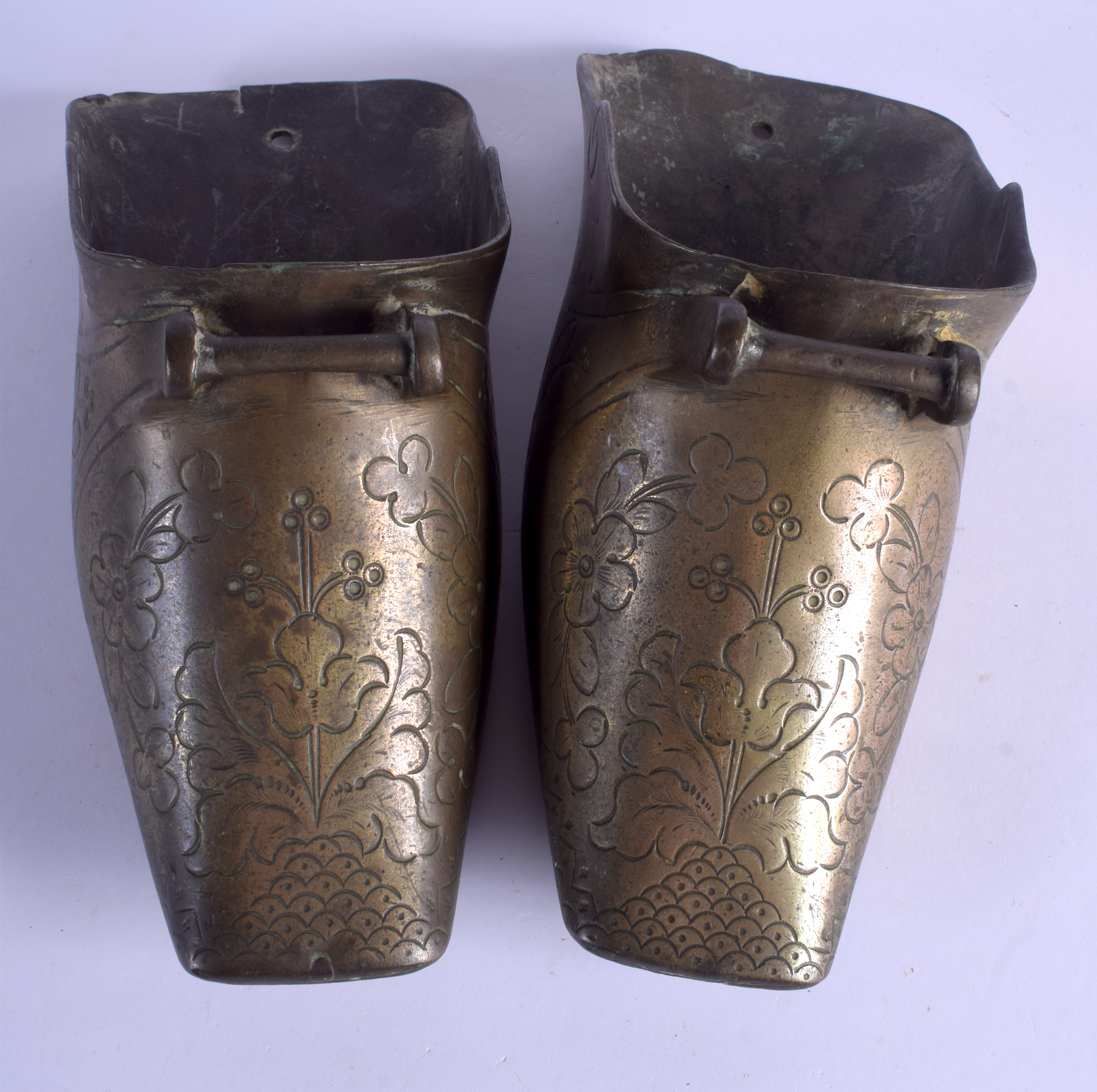 A PAIR OF 18TH CENTURY SPANISH CONQUISTADORS BRASS STIRRUPS. 22 cm x 12 cm. - Image 3 of 3