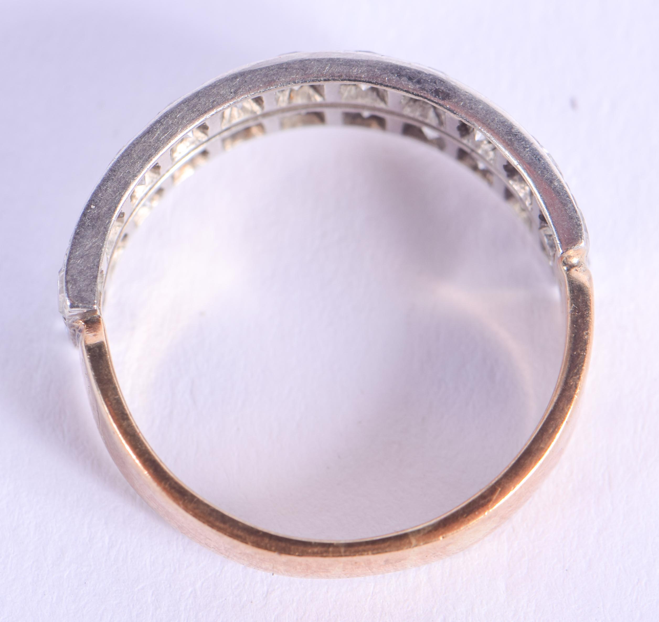 A GOLD AND DIAMOND RING. 4.3 grams. M/N. - Image 2 of 3