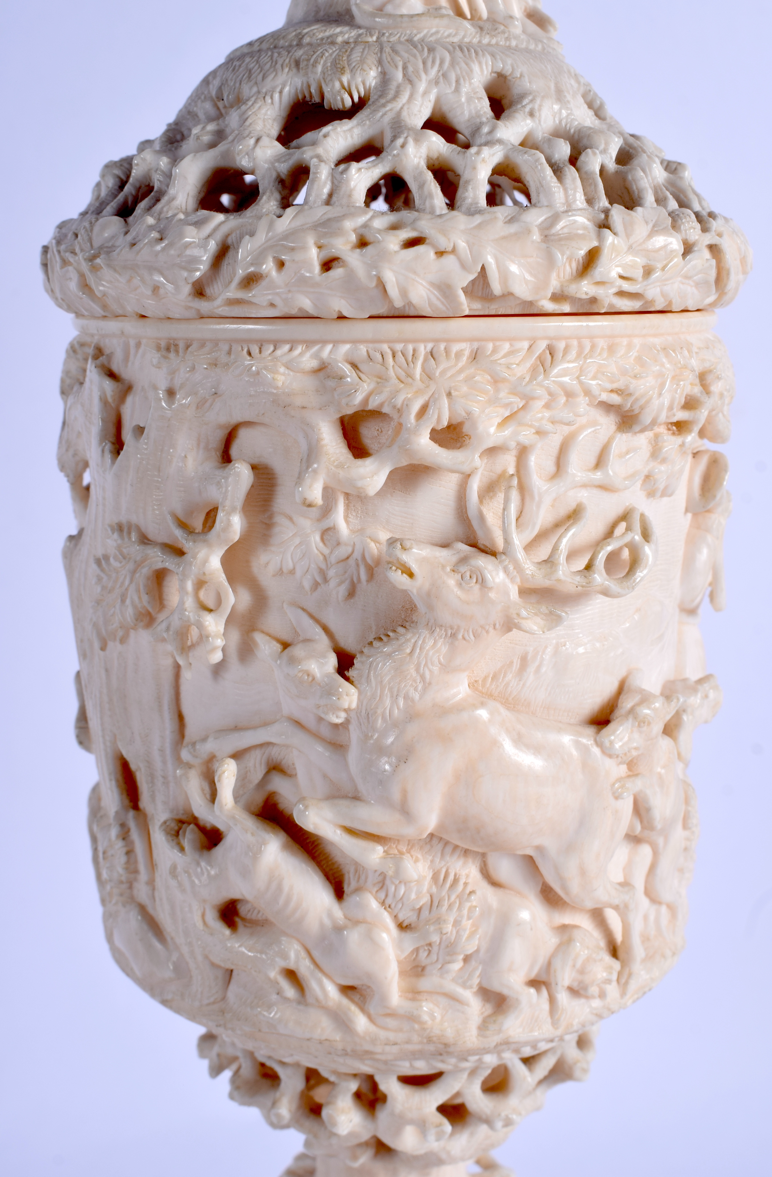 A RARE LARGE 19TH CENTURY EUROPEAN CARVED DIEPPE IVORY VASE AND COVER decorated with figures and due - Image 7 of 29