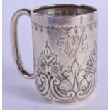 A 1940S SILVER CHRISTENING MUG. Birmingham 1942. 65 grams. 7.25 cm high.