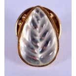 AN UNUSUAL LALIQUE GLASS PIN. 1 cm x 1 cm.