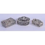 THREE SILVER BOXES. 55 grams. 3 cm wide. (3)