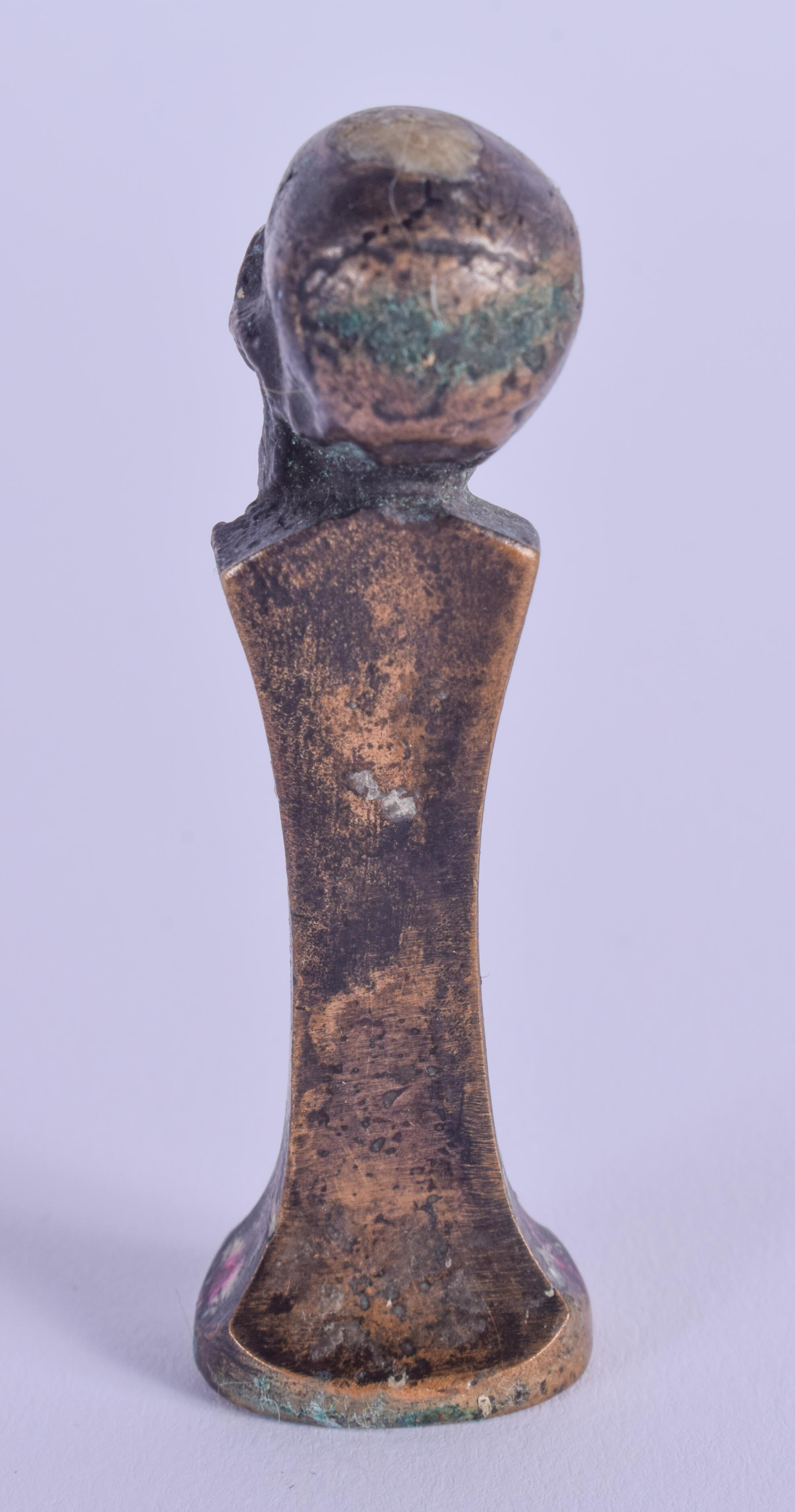 A CONTEMPORARY SS SKULL BRONZE SEAL. 5.5 cm high. - Image 2 of 3