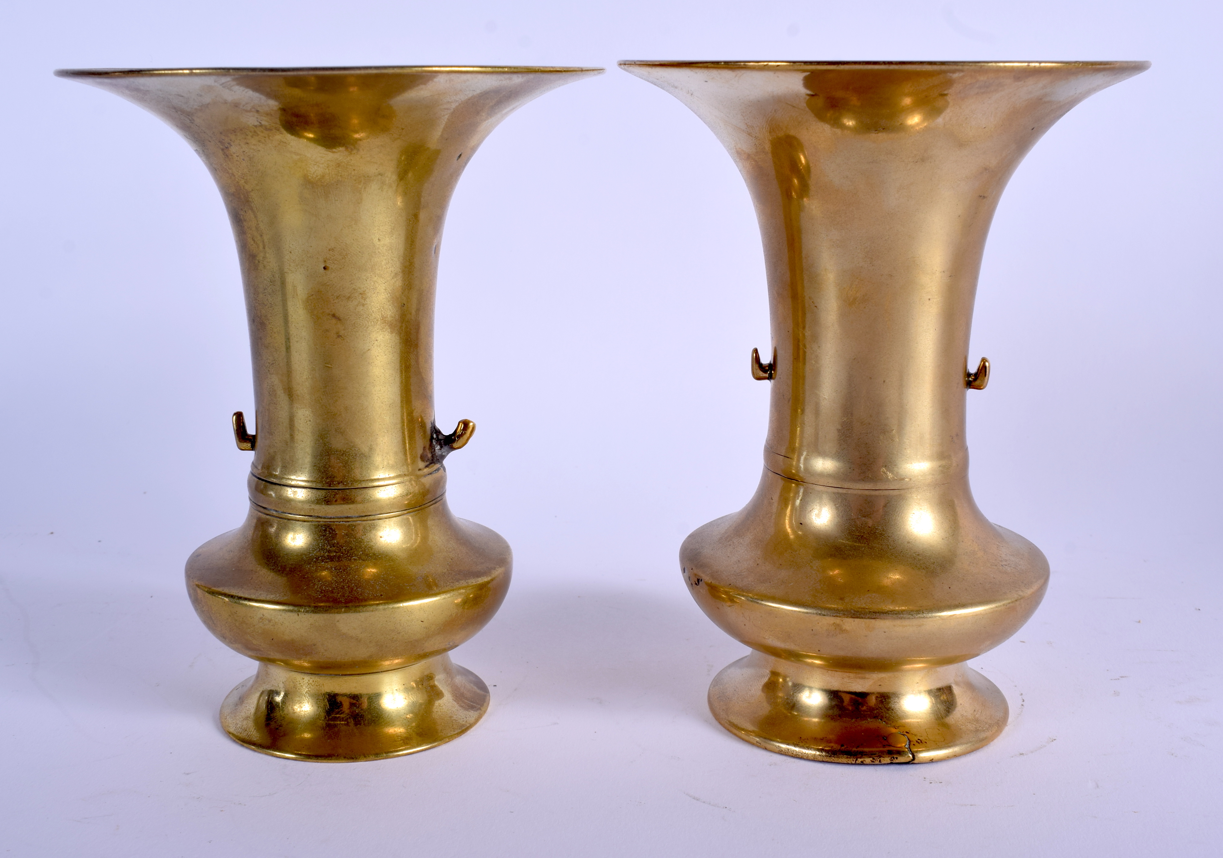 A PAIR OF 19TH CENTURY JAPANESE MEIJI PERIOD BRONZE VASES. 16 cm high.