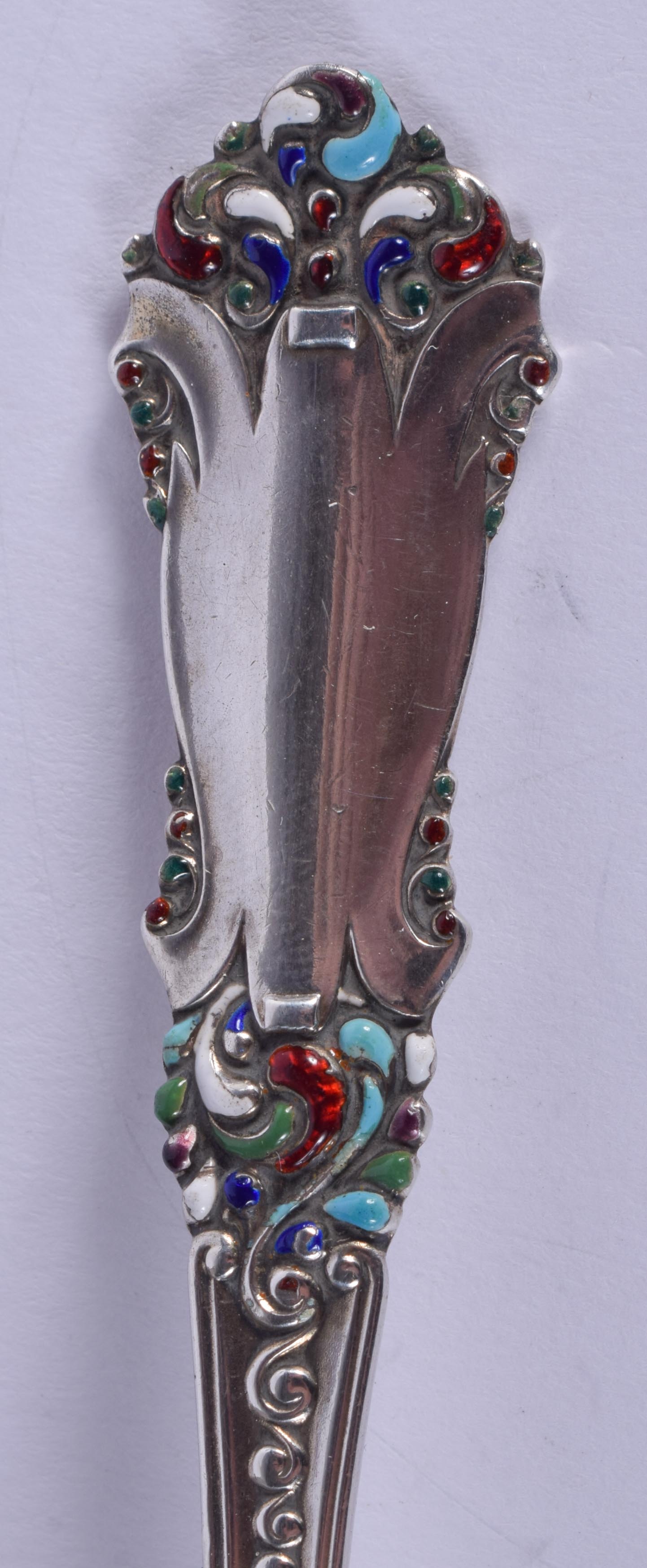 AN UNUSUAL STERLING SILVER ENAMELLED SPOON. 41 grams. 16 cm long. - Image 2 of 4