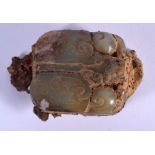 AN UNUSUAL JADE ARCHAIC BEAST 20th Century. 6.5 cm x 6 cm.