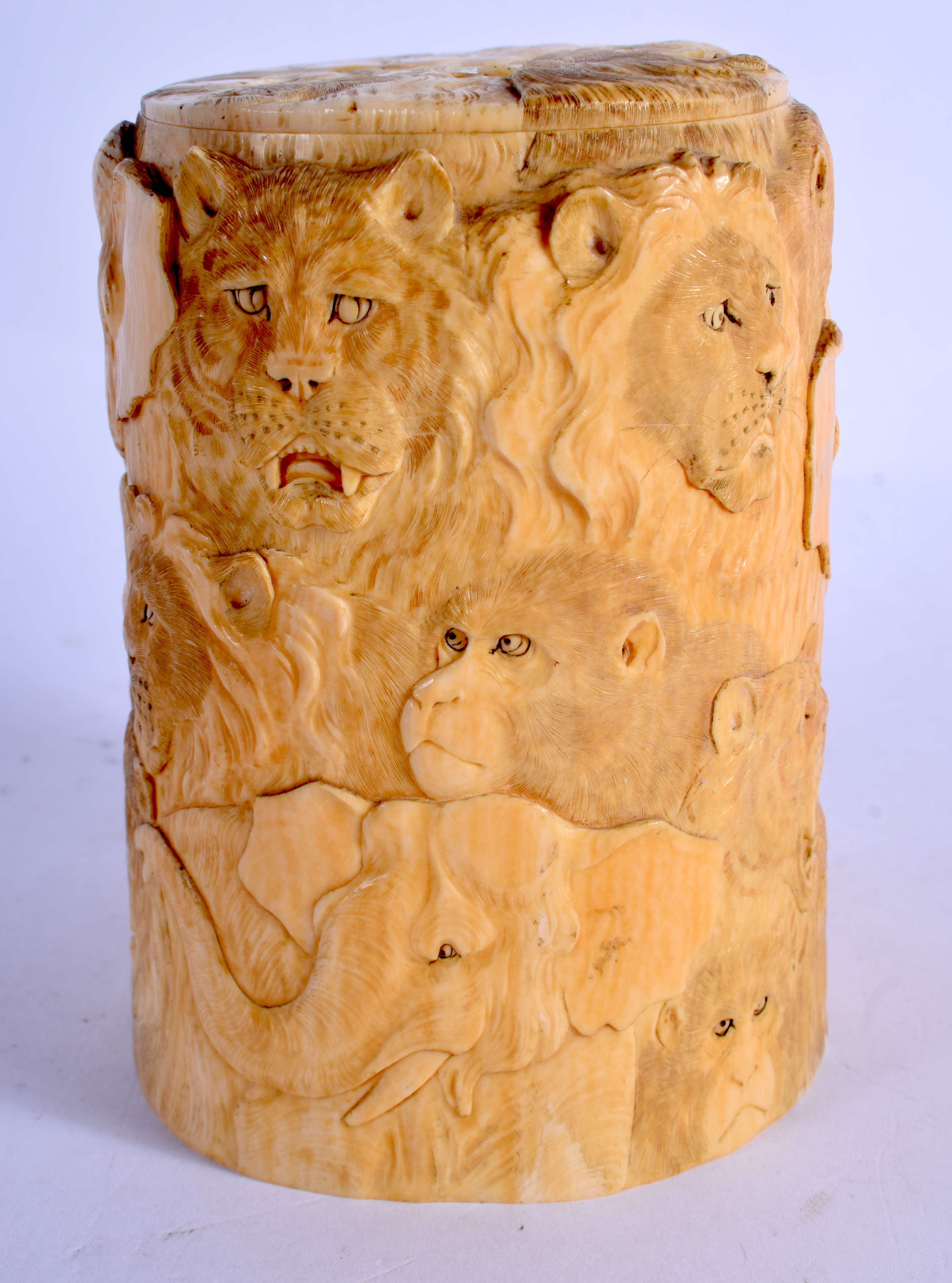 A 19TH CENTURY JAPANESE MEIJI PERIOD CARVED IVORY TUSK VASE AND COVER decorated with animals. 12 cm - Image 4 of 6