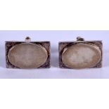 A PAIR OF ART DECO SILVER CUFFLINKS. 20 grams.